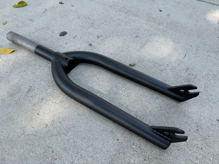 front view of the Fitbikeco Full Chromoly forks in black, fitbikeco forks,bmx forks, fit dirt forks